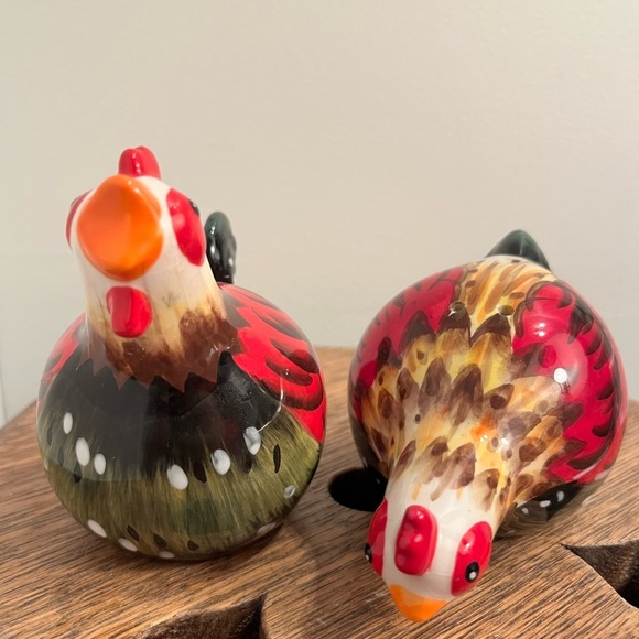 Chicken and rooster salt and pepper Chicken Figurines Farmhouse Decor - Picture 2 of 7